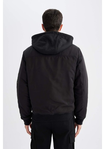 Slim Fit Dar Kesim Çıkarılabilir Kapüşonlu Fermuarlı Çift Cepli Mevsimlik Hafif Bomber Mont Ceket C5908AX24WN