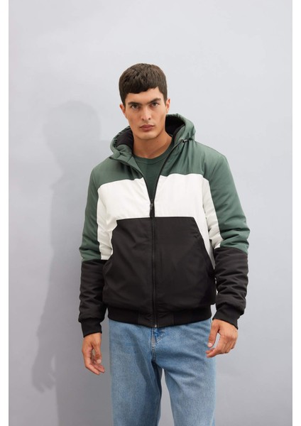 Slim Fit Dar Kesim Renk Bloklu Astarlı Kapüşonlu Fermuarlı Cepli Şişme Mont N4530AZ24AU