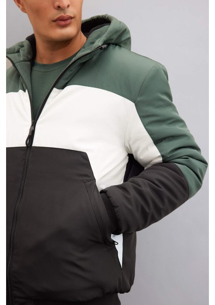 Slim Fit Dar Kesim Renk Bloklu Astarlı Kapüşonlu Fermuarlı Cepli Şişme Mont N4530AZ24AU