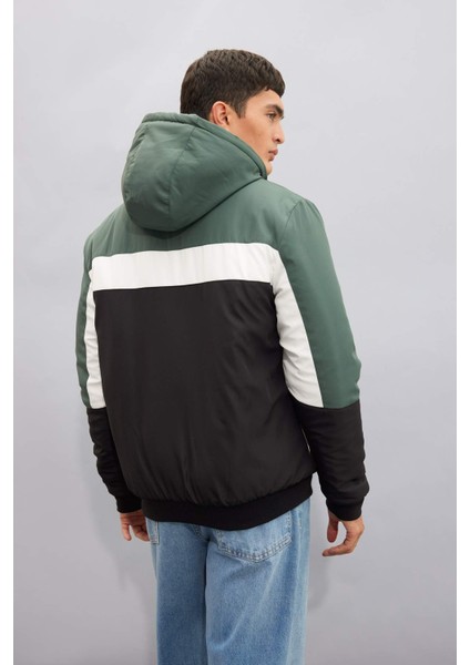 Slim Fit Dar Kesim Renk Bloklu Astarlı Kapüşonlu Fermuarlı Cepli Şişme Mont N4530AZ24AU