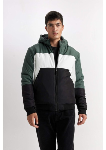 Slim Fit Dar Kesim Renk Bloklu Astarlı Kapüşonlu Fermuarlı Cepli Şişme Mont N4530AZ24AU
