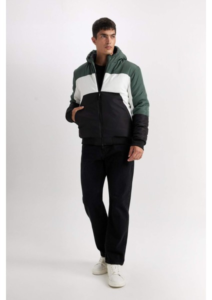 Slim Fit Dar Kesim Renk Bloklu Astarlı Kapüşonlu Fermuarlı Cepli Şişme Mont N4530AZ24AU