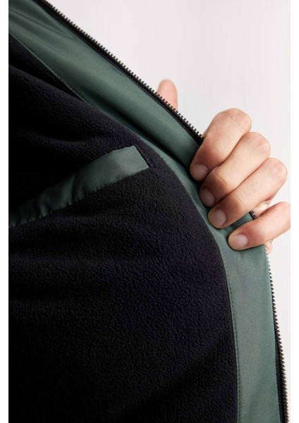 Slim Fit Dar Kesim Renk Bloklu Astarlı Kapüşonlu Fermuarlı Cepli Şişme Mont N4530AZ24AU