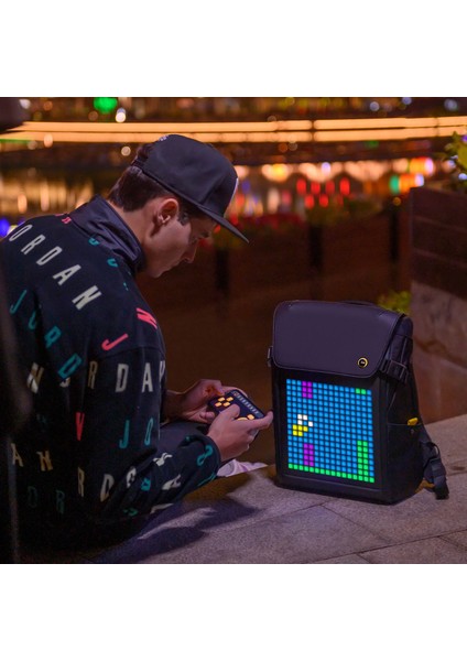 Pixoo Backpack M Siyah Ledli Sırt Çantası