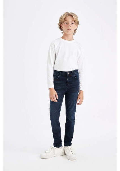 Erkek Çocuk Slim Fit Dar Kesim Düz Paça Cepli Jean Pantolon C5706A824WN