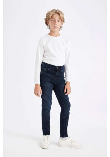 Erkek Çocuk Slim Fit Dar Kesim Düz Paça Cepli Jean Pantolon C5706A824WN