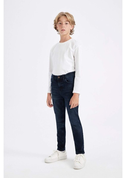 Erkek Çocuk Slim Fit Dar Kesim Düz Paça Cepli Jean Pantolon C5706A824WN