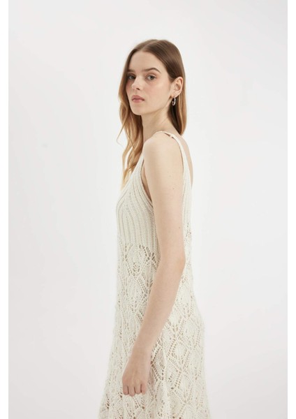 V Yaka Kroşe Beyaz Askılı Midi Triko Elbise C9078AX24SM