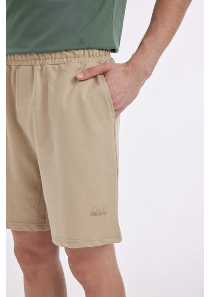 Slim Fit Dar Kesim Dar Paça Şort