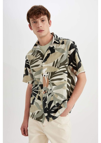 Regular Fit Yazlık Hawaii Baskılı Pamuklu Kısa Kollu Gömlek C7667AX24SM