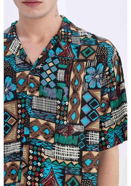 Regular Fit Yazlık Apaş Yaka Baskılı Viskon Kısa Kollu Gömlek C7687AX24SM