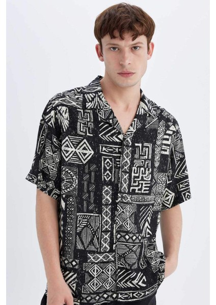 Regular Fit Yazlık Apaş Yaka Desenli Viskon Kısa Kollu Gömlek C7686AX24SM