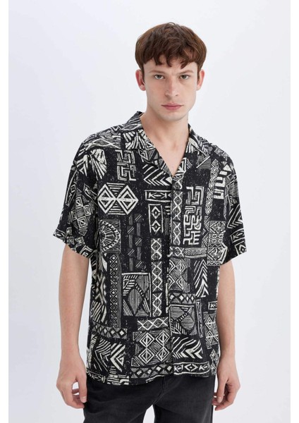 Regular Fit Yazlık Apaş Yaka Desenli Viskon Kısa Kollu Gömlek C7686AX24SM