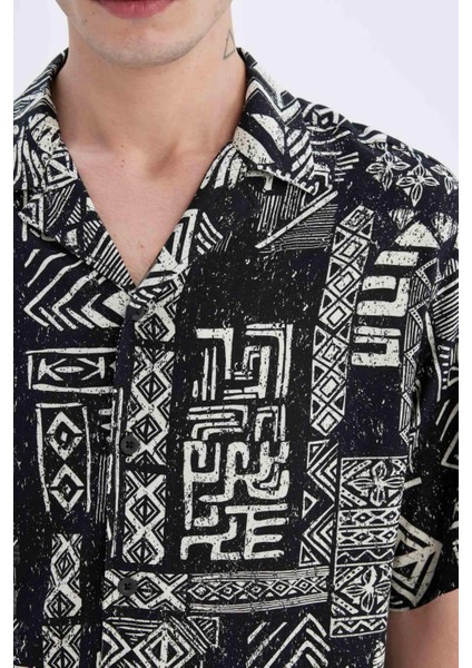 Regular Fit Yazlık Apaş Yaka Desenli Viskon Kısa Kollu Gömlek C7686AX24SM