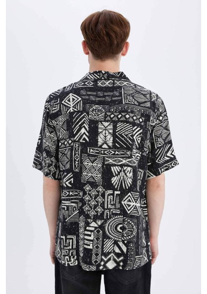 Regular Fit Yazlık Apaş Yaka Desenli Viskon Kısa Kollu Gömlek C7686AX24SM