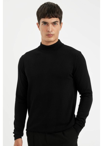 Siyah Standart Fit Normal Kesim Yarım Balıkçı Yaka Basic Düz Triko Kazak A5282AX24AU