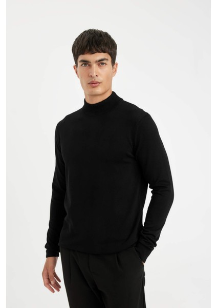 Siyah Standart Fit Normal Kesim Yarım Balıkçı Yaka Basic Düz Triko Kazak A5282AX24AU