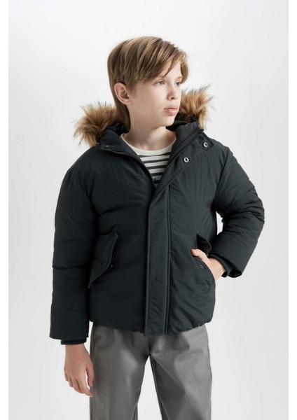 Erkek Çocuk Çıkarılabilir Suni Kürk Yaka Kapüşonlu Fermuarlı Çıtçıtlı Cepli Mont C5975A824WN