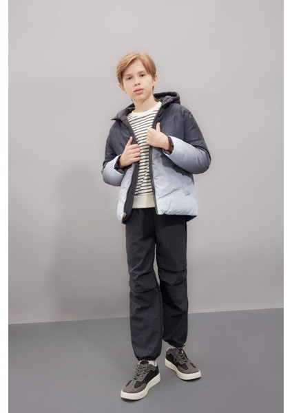 Erkek Çocuk Su Geçirmez Çift Taraflı Kapüşonlu Şişme Mont C5635A824WN