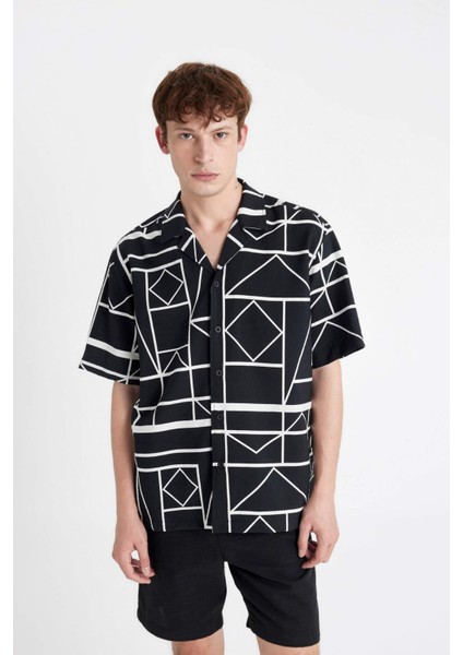 Relax Fit Yazlık Apaş Yaka Baskılı Viskon Kısa Kollu Gömlek C7700AX24SM