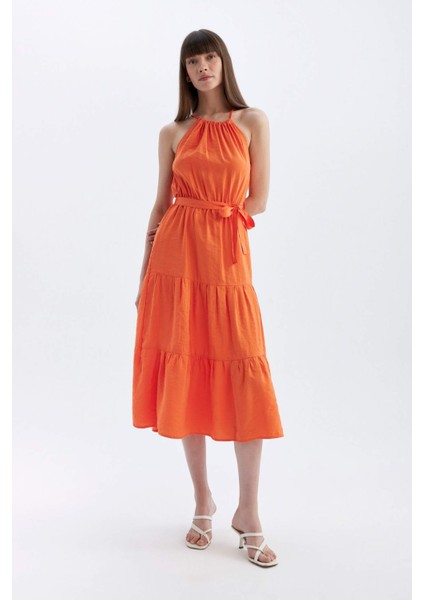 Halter Yaka Kuşaklı Kolsuz Midi Elbise