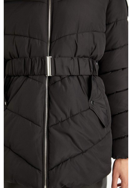 Su Geçirmez Puffer Şişme Mont Rüzgar Geçirmez Kapüşonlu İçi Suni Kürklü Kapitoneli Kemerli Hafif Uzun A2969AX24WN