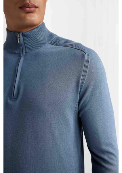 Mavi Standart Fit Normal Kesim Yarım Balıkçı Yarım Fermuarlı Triko Kazak D0624AX24AU