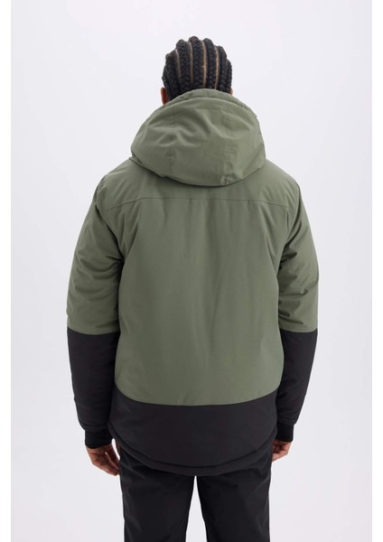 DeFactoFit Kayak Montu Su İtici Rüzgar Geçirmez Kapüşonlu Fermuarlı Eldiven Detaylı Ultra Korumalı A7114AX24WN