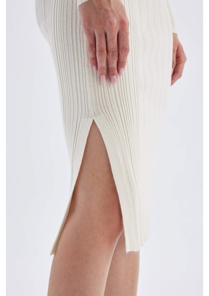 Coool Slim Fit Dar Kesim Basic Düz Yırtmaçlı Triko Midi Etek A2058AX24AU