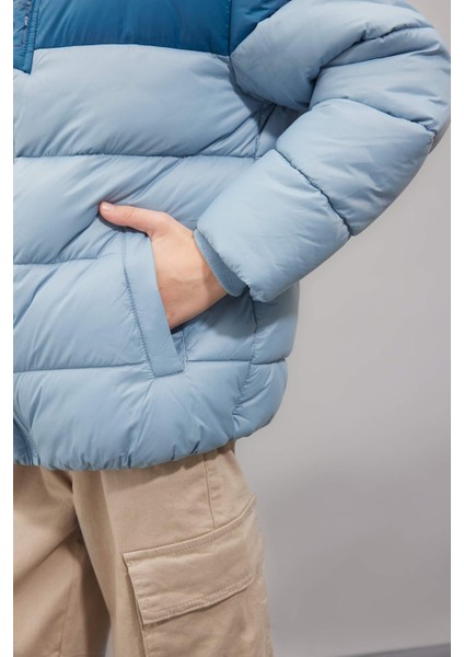 Erkek Çocuk Su Geçirmez Kapüşonlu Fermuarlı Cepli Polar Astarlı Şişme Mont C5509A824WN