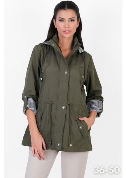 Goudot Kapüşonlu Mevsimlik Parka – Beli Büzgülü, Çıtçıt Detaylı HAKİ