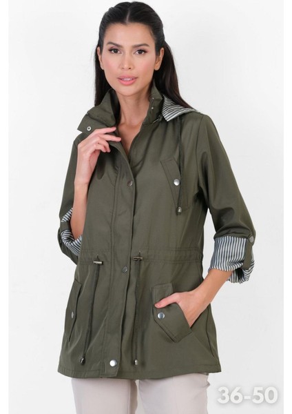 Goudot Kapüşonlu Mevsimlik Parka – Beli Büzgülü, Çıtçıt Detaylı HAKİ