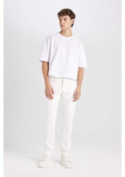 Pedro Slim Fit Dar Kalıp Normal Bel Dar Paça Beyaz Jean Pantolon
