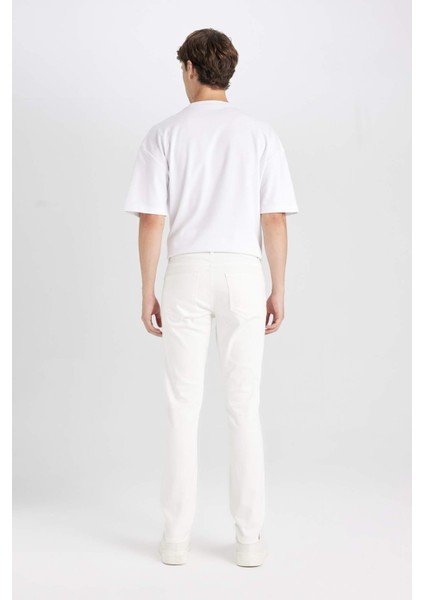 Pedro Slim Fit Dar Kalıp Normal Bel Dar Paça Beyaz Jean Pantolon