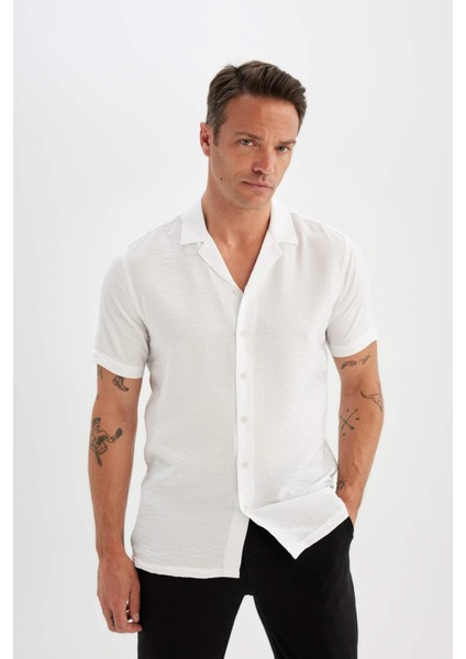 Modern Fit Yazlık Polo Yaka Basic Düz Aerobin Kısa Kollu Beyaz Gömlek V8406AZ24SM