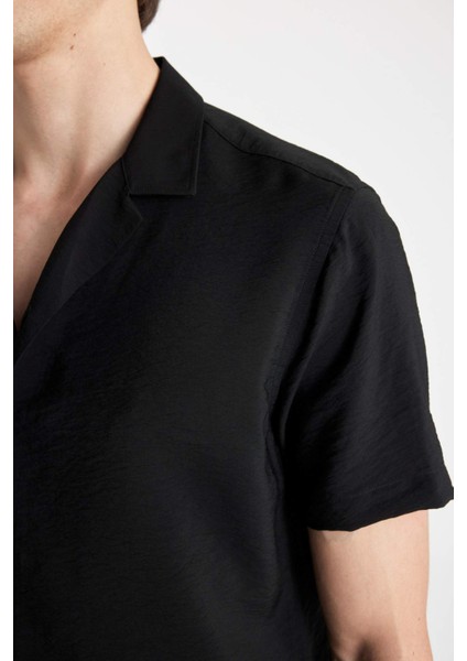 Modern Fit Yazlık Polo Yaka Basic Düz Aerobin Kısa Kollu Siyah Gömlek V8406AZ24SM