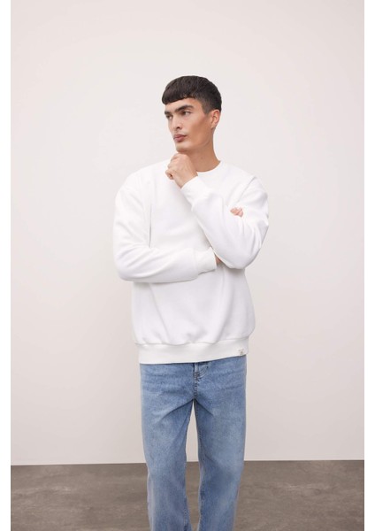 Oversize Geniş Kalıp Bisiklet Yaka Kalın Basic Düz Sweatshirt T5139AZ24AU