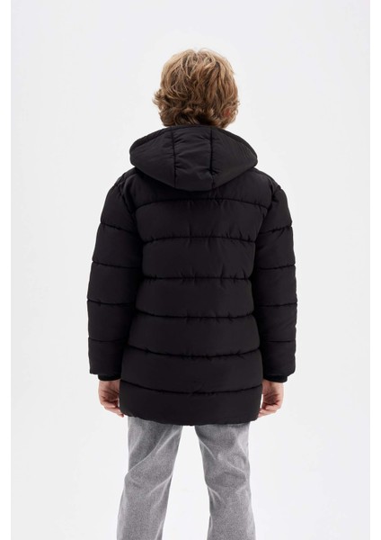 Erkek Çocuk Su İtici Kapüşonlu Fermuarlı Çıtçıt Kapamalı Cepli Parka C8782A824WN