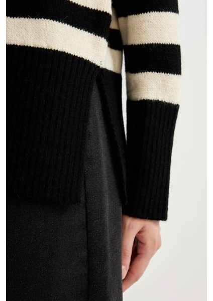 Oversize Geniş Kalıp Bisiklet Yaka Yanları Yırtmaçlı Çizgili Triko Kazak C9054AX24WN