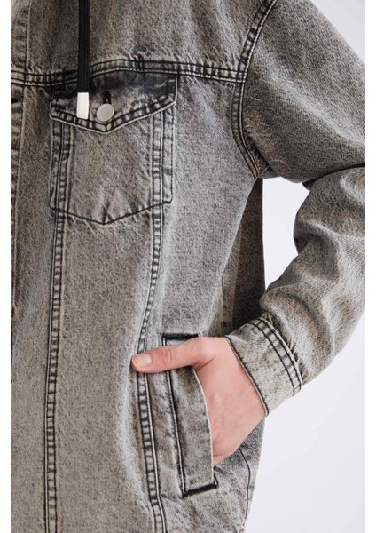 %100 Pamuk Oversize Geniş Kalıp Kapüşonlu Düğmeli Mevsimlik Baharlık Denim Ceket D0416AX24AU