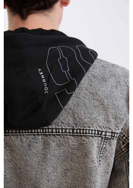 %100 Pamuk Oversize Geniş Kalıp Kapüşonlu Düğmeli Mevsimlik Baharlık Denim Ceket D0416AX24AU