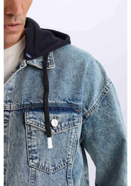 %100 Pamuk Oversize Geniş Kalıp Kapüşonlu Düğmeli Mevsimlik Baharlık Denim Ceket D0417AX24AU