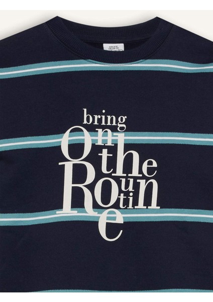 Erkek Çocuk Oversize Geniş Kalıp Bisiklet Yaka Baskılı Sweatshirt D1907A824WN