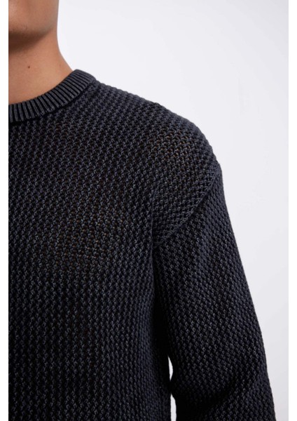 %100 Pamuk Relax Fit Bisiklet Yaka Dokulu Triko Kazak D2061AX24AU