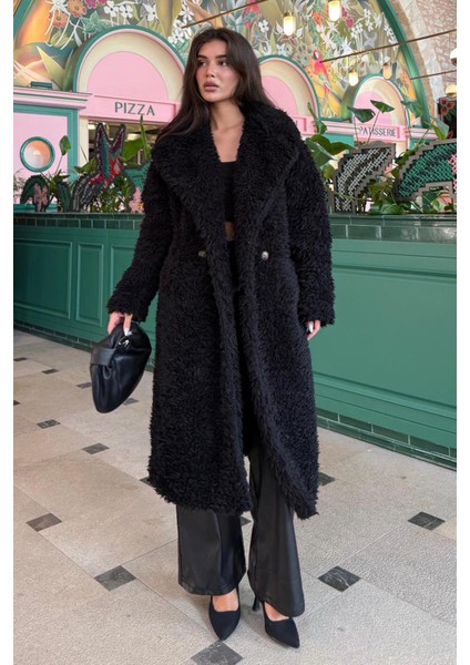 Siyah Düğmeli Peluş Uzun Kaban MG2516