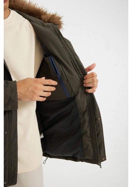 Regular Fit Kapüşonlu Fermuarlı Cepli Kürklü Mont Parka D1275AX24WN