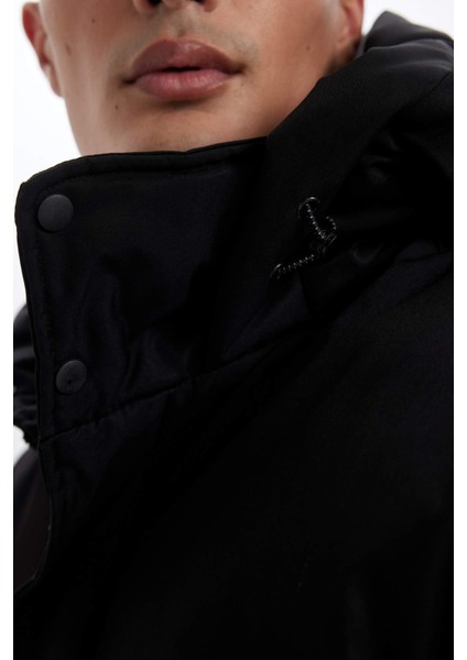 Su İtici Regular Fit Kapuşonlu Cepli Astarlı Uzun Şişme Mont D1231AX24WN