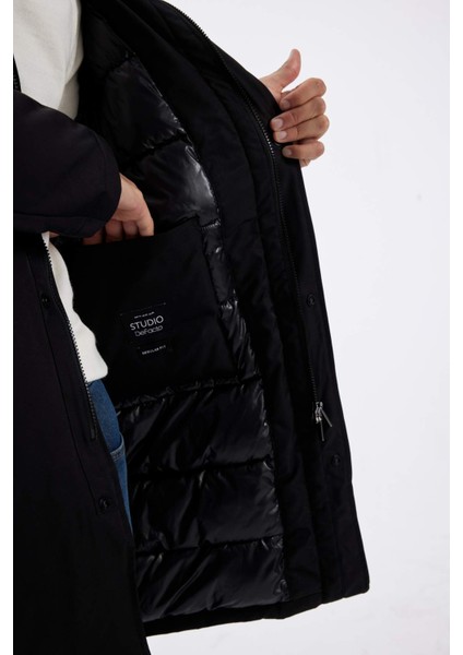 Su İtici Regular Fit Kapuşonlu Cepli Astarlı Uzun Şişme Mont D1231AX24WN