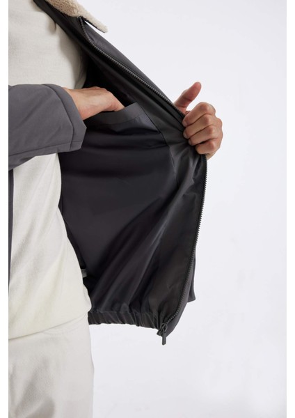 Su İtici Rüzgar Geçirmez Slim Fit Dar Kesim Suni Kürklü Polo Yaka Astarlı Fermuarlı Cepli Mont D1187AX24WN