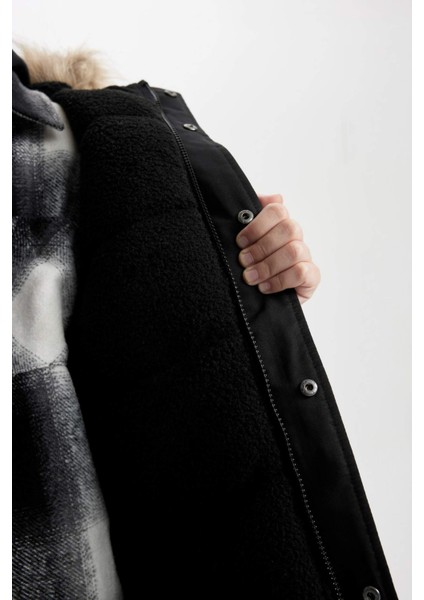 Erkek Çocuk Parka Mont Çıkarılabilir Suni Kürk Yaka Kapüşonlu Pelüş Astar C8783A824WN